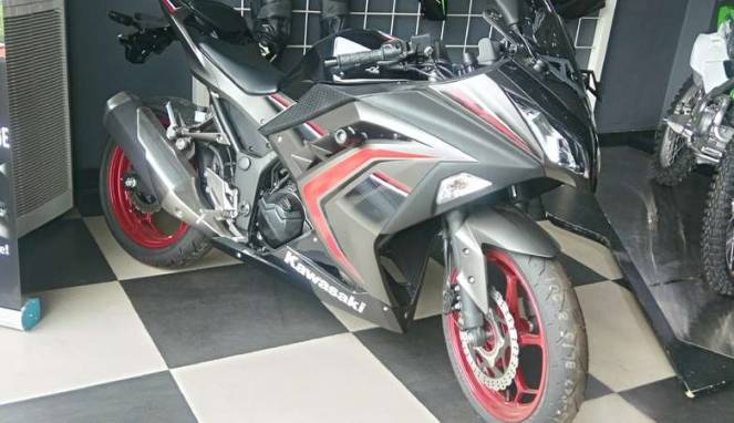 Kawasaki Ninja Model Lama 'Banting Harga'