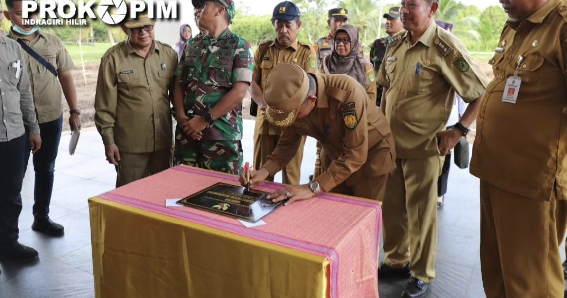 Pj Bupati Herman Resmikan Gedung Kantor Camat Belengkong