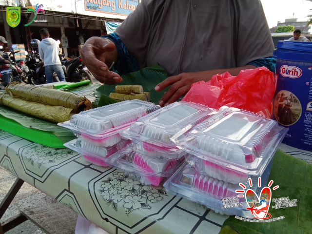 Kue Talam Merah Putih Ini Bisa Jadi Rekomendasi Untuk Kamu Cobain