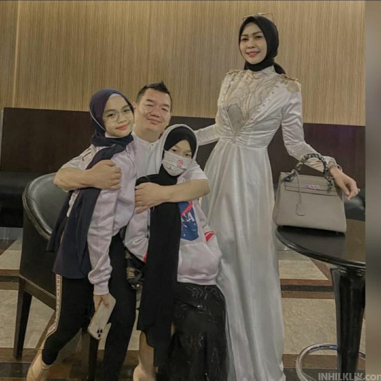 Momkiee Boutique Perbaungan Bedah Rumah Nenek Sartini