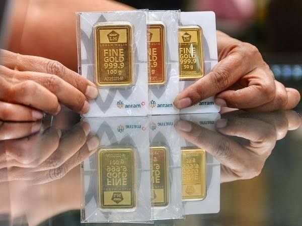 Harga Emas Antam Hari Ini Naik Rp 17.000 ke Rp 1.420.000 Per Gram