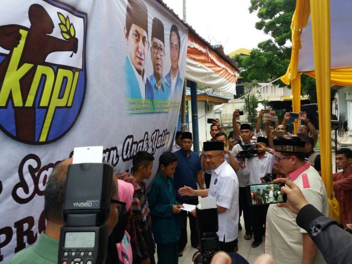 Santuni Anak Yatim, Gubri Ajak KNPI Bersinergi