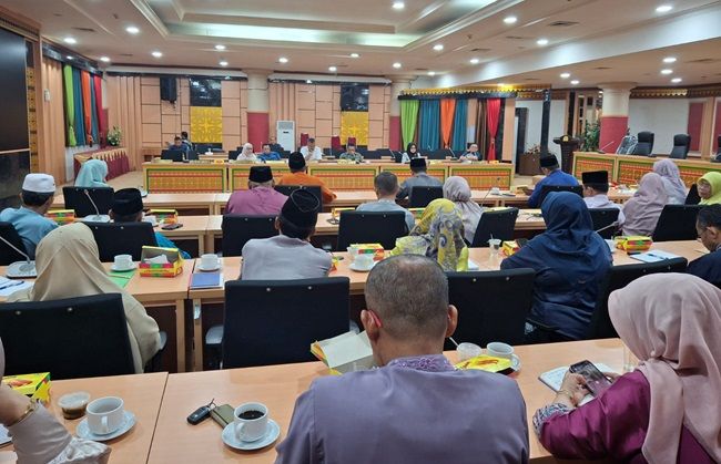 DPRD Panggil Kepala Sekolah SMA/SMK Negeri di Riau