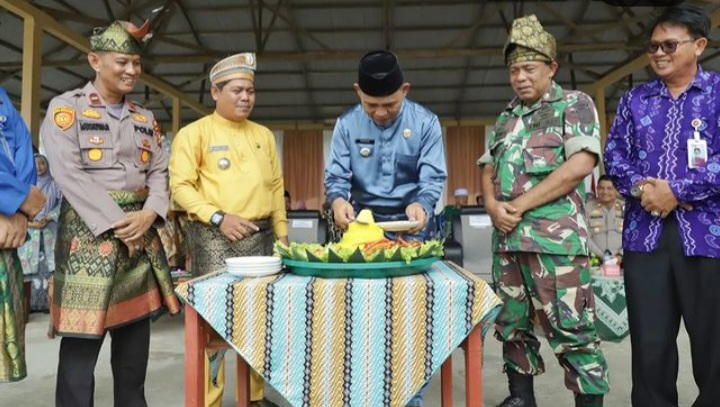 Milad Perdana Kecamatan Batang Tuaka Dihadiri Pj Bupati Herman