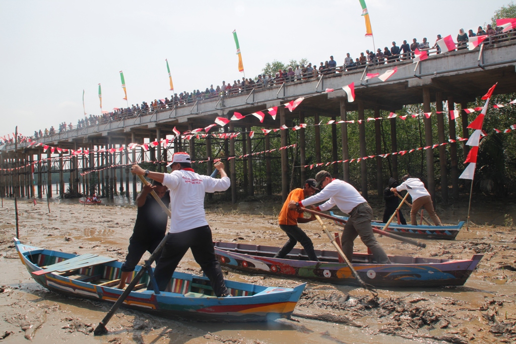 Sudinoto Buka Festival Sampan Leper 2018