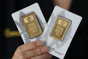 Harga Emas Antam Melemah di Akhir Pekan