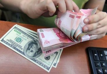 Rupiah Melemah ke Level Rp15.567 per Dolar AS