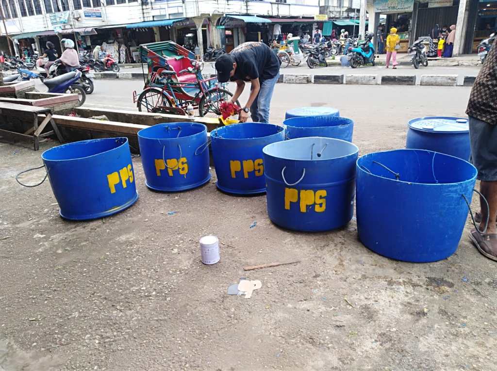 Siapkan Tong Sampah Hingga Goro Rutin, PPS Inhil Komitmen Jaga Kebersihan Pasar