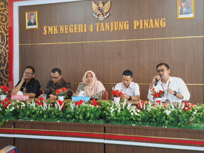 PLN Icon Plus Jadi Narasumber Workshop Penyelarasan Kurikulum Berbasis Dunia Kerja