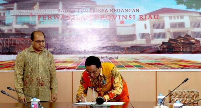 Laporan Keuangan Pemda Inhil tahun 2016 Telah Diserahkan Bupati Kepada BPK