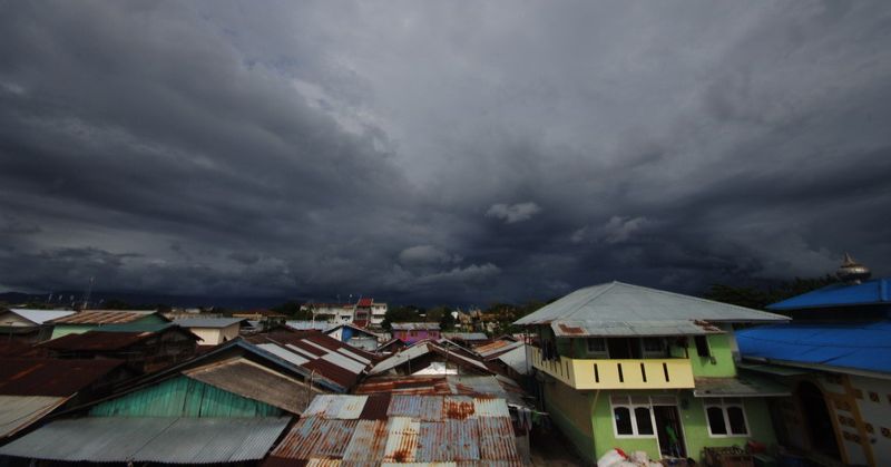 Cuaca Riau tak menentu, Hujan Disertai Angin Kencang Masih Terasa