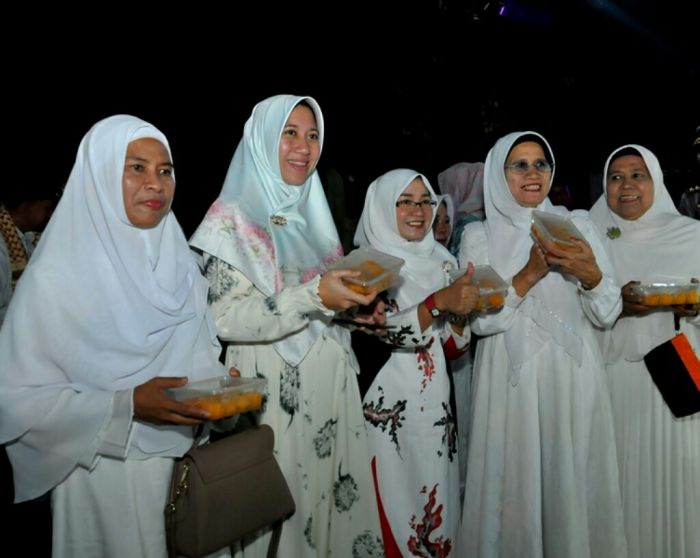 Pawai Takbir Becak Hias Ikut Promosikan Bolu Berendam di Inhu