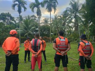 Terpleset ke Sungai, Pria Paruh Baya di Kampar Hilang