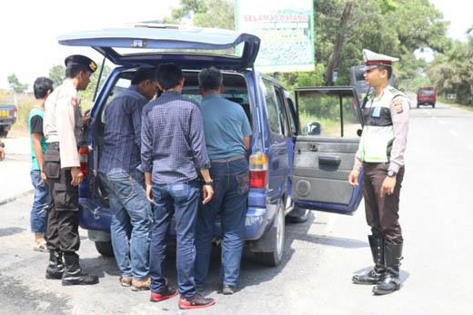 Polres Inhil Dan Polres Inhu Lakukan Razia Gabungan Di Perbatasan