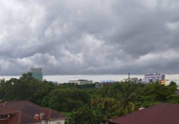 Waspada Hujan Disertai Petir Bakal Mengguyur Sebagian Wilayah Riau Akhir Pekan Ini