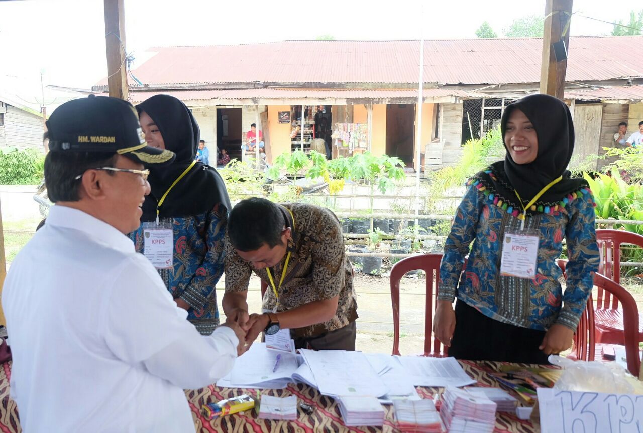 Bupati Tinjau Pelaksanaan Pilkades Serentak